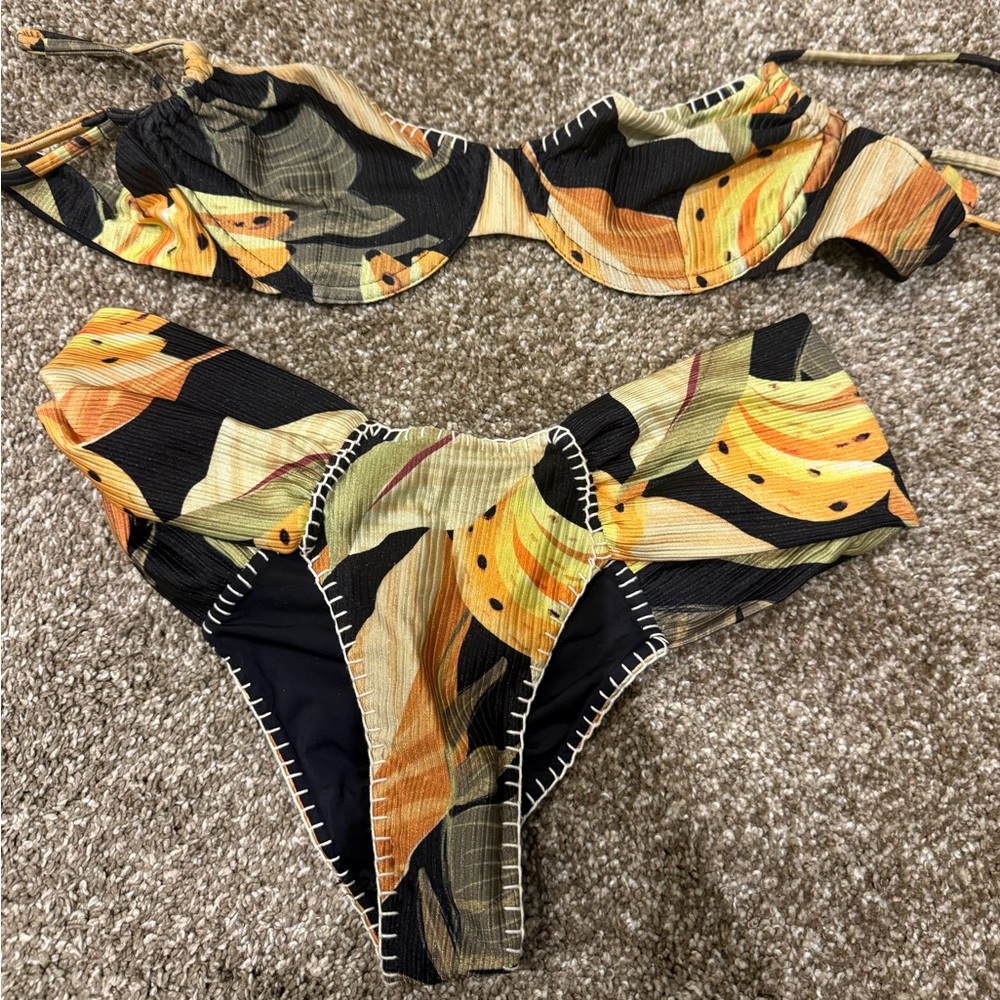 Capittana Tropical Leaf Print Bikini Set